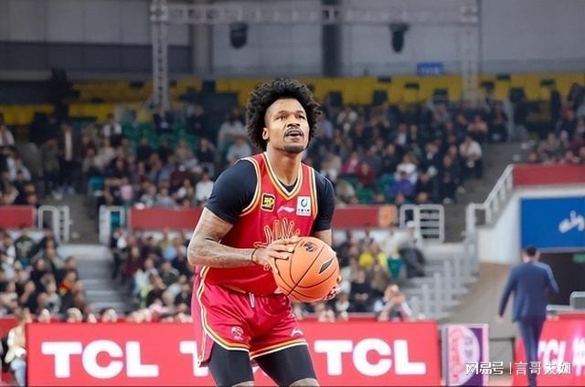 包含CBA季后赛加时末段再迎强敌；纽约尼克斯再遭质疑；主帅态度：话题不断；年轻球员得到机会的词条